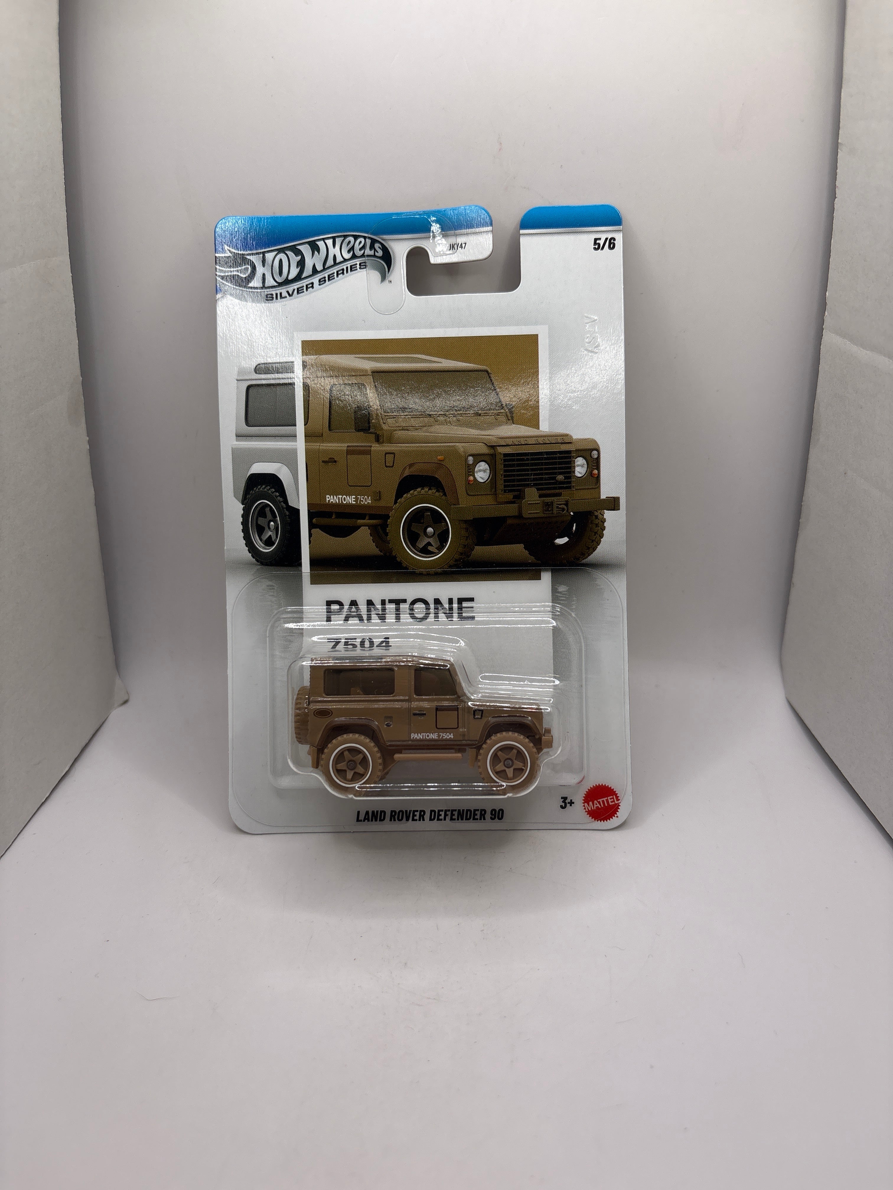 Hot Wheels Land Rover Defender 90 Diecast brown